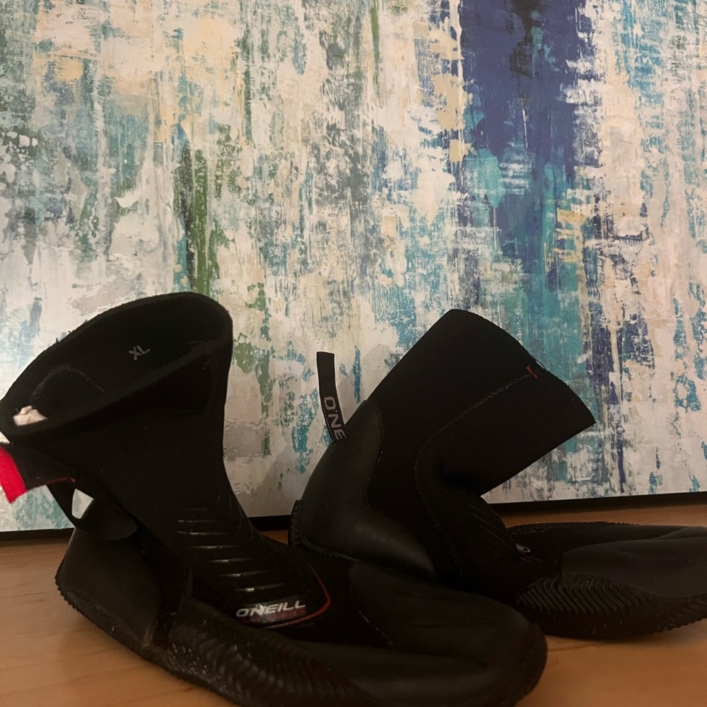 O'Neill Black Neoprene Winter surf booties